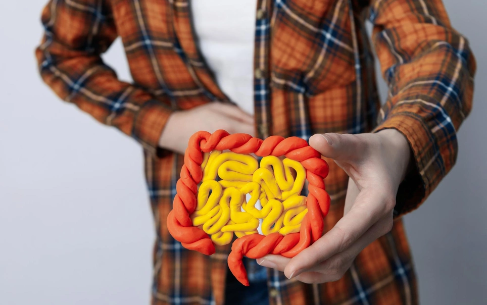Всегда болит живот - возможный симптом СРК. Как лечить?