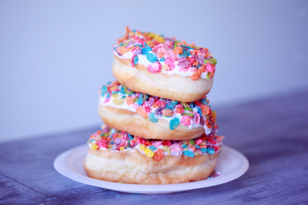 pile-of-doughnuts-1407346.jpg